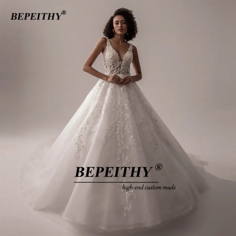 BEPEITHY Custom V-Neck Lace Wedding Dress – Sleeveless A-Line Boho Bridal Gown 2025