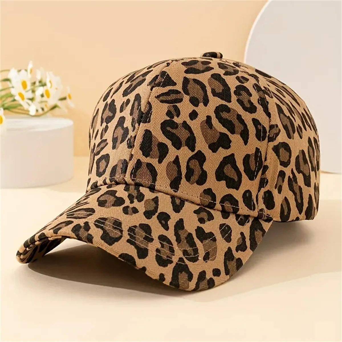 Fashionable Leopard Print Snapback Cap
