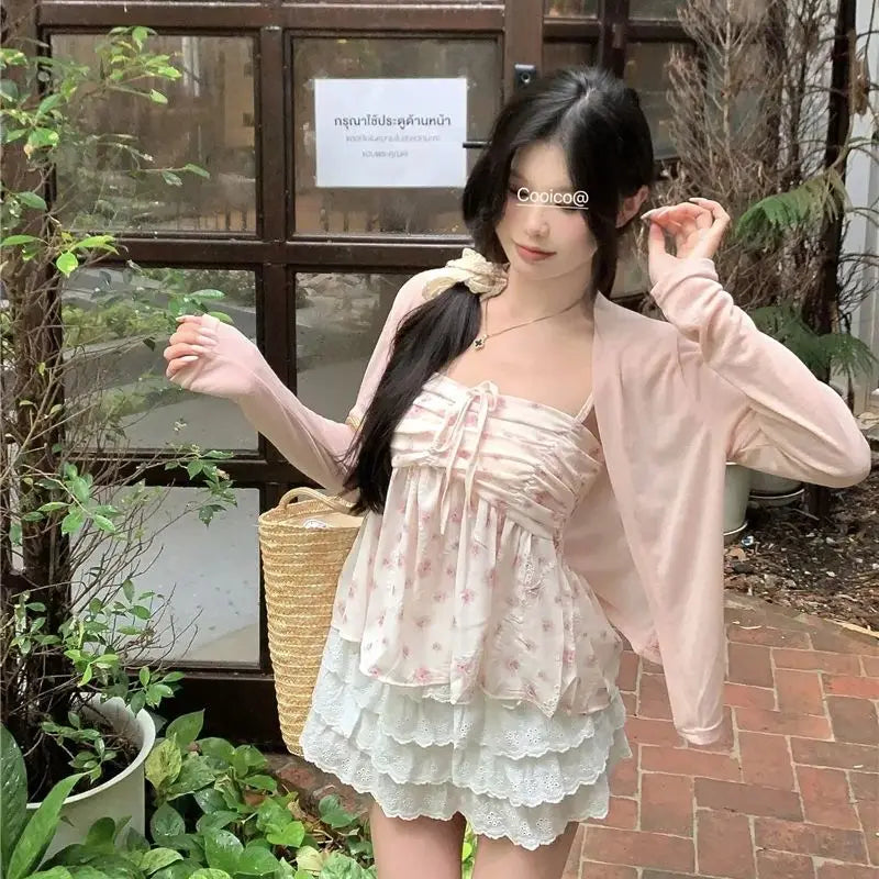 Women's Lace Floral Vest with Pleated Design - Summer 2024