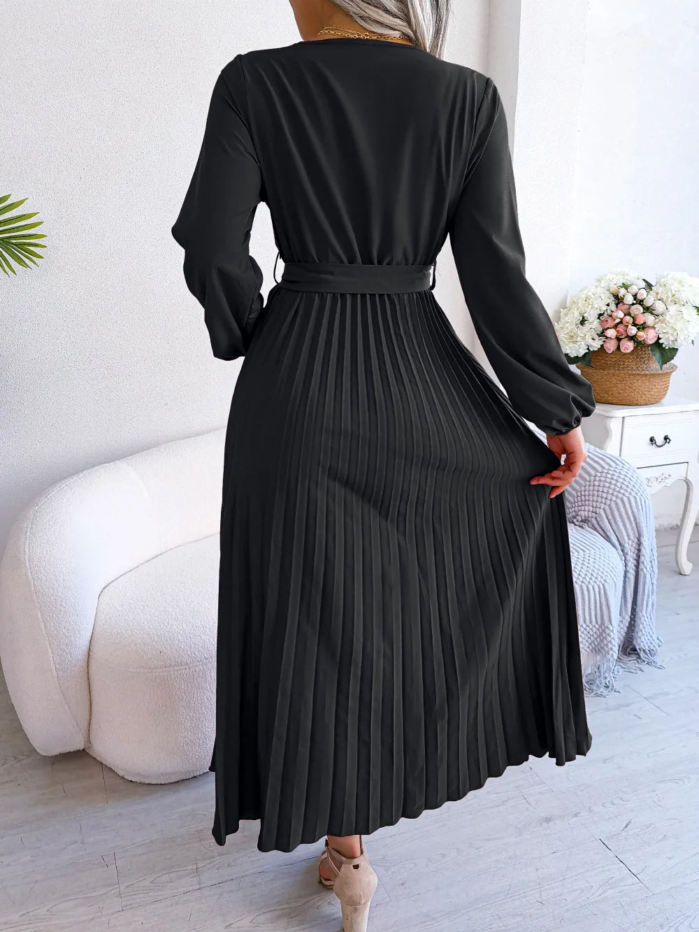 Elegant V-Neck Pleated Maxi Dress – Long Sleeve Dress for Women