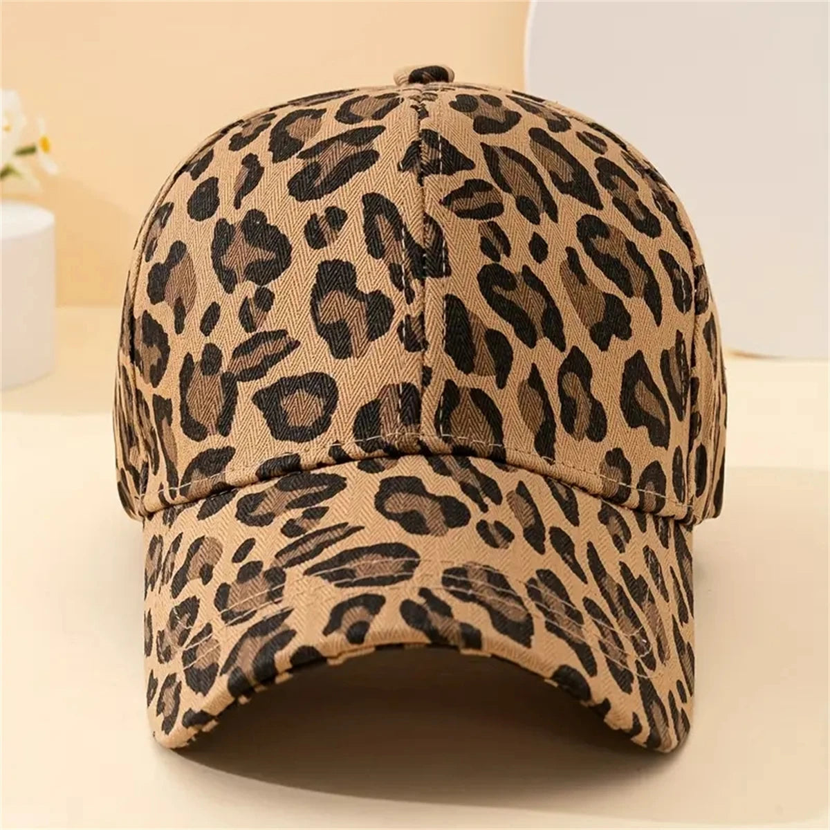 Fashionable Leopard Print Snapback Cap