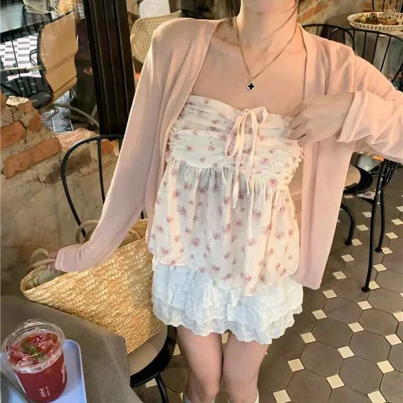 Women's Lace Floral Vest with Pleated Design - Summer 2024