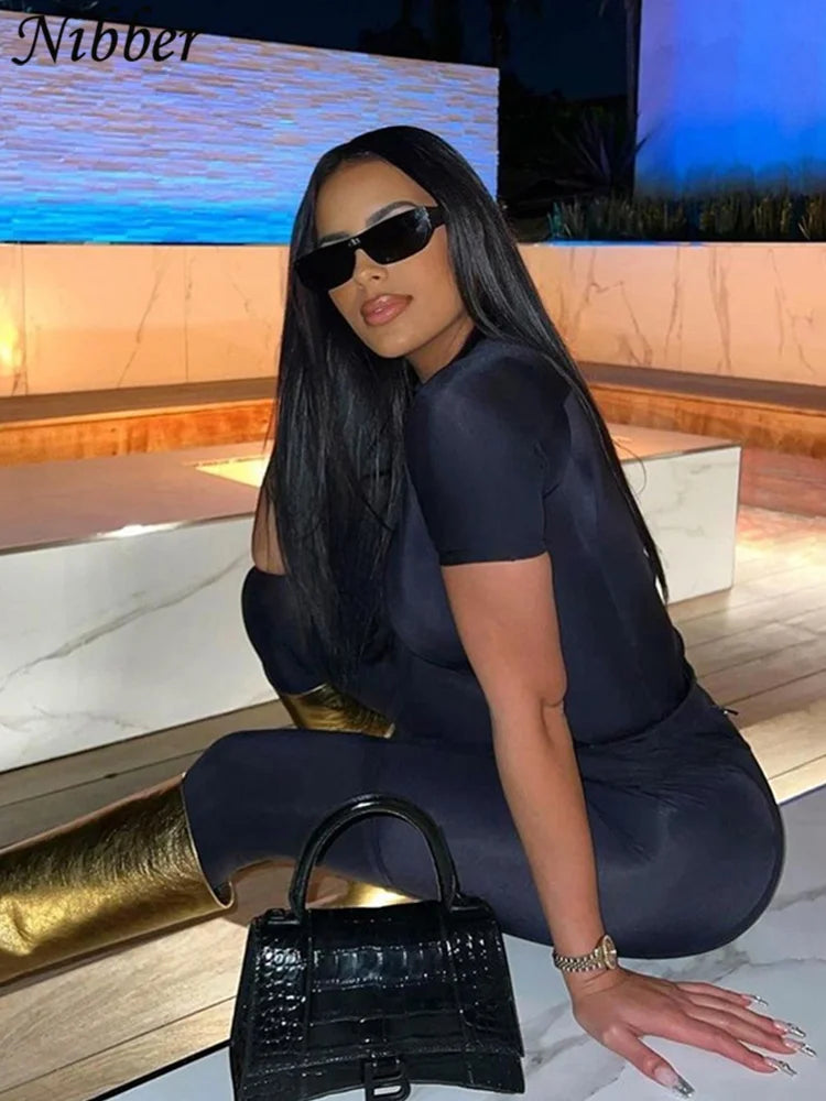 Nibber Activewear 2-Piece Set - Sporty Short Sleeve Top & Skinny Pants