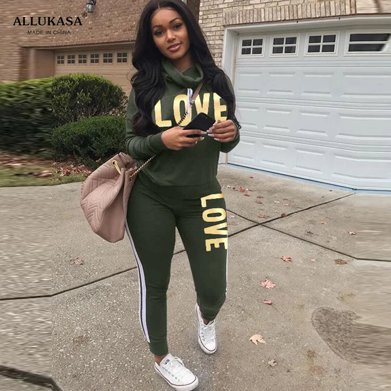 Women's 2-Piece LOVE Letter Print High Neck Hoodie & Sweatpants Set